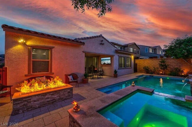 Building Photo - 9936 Wildhorse Cyn Ave