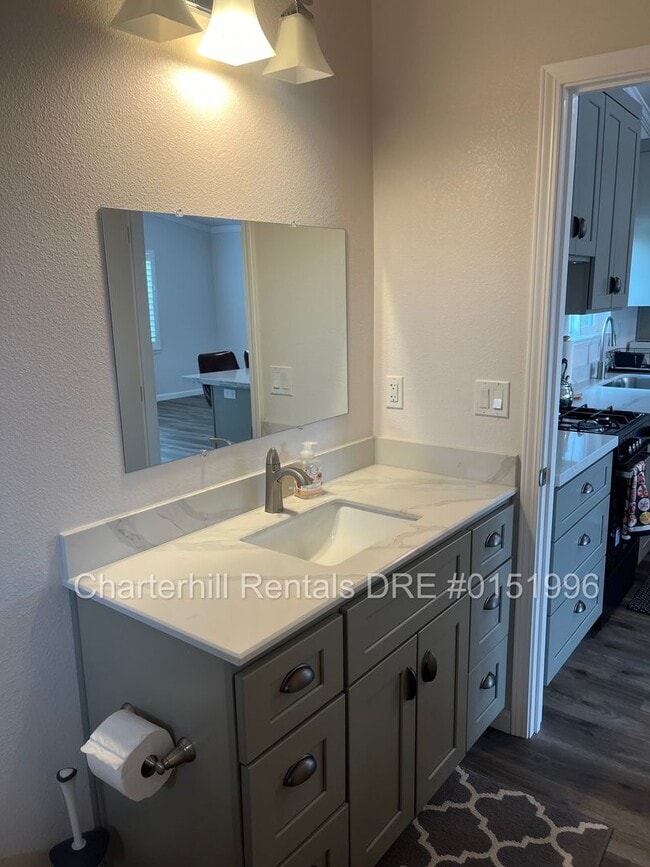 Building Photo - Granny unit- newly built, spacious, one be...