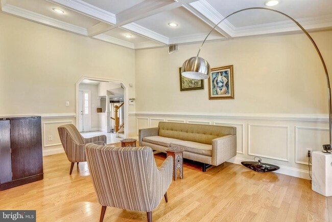 Building Photo - 10145 Colebrook Ave