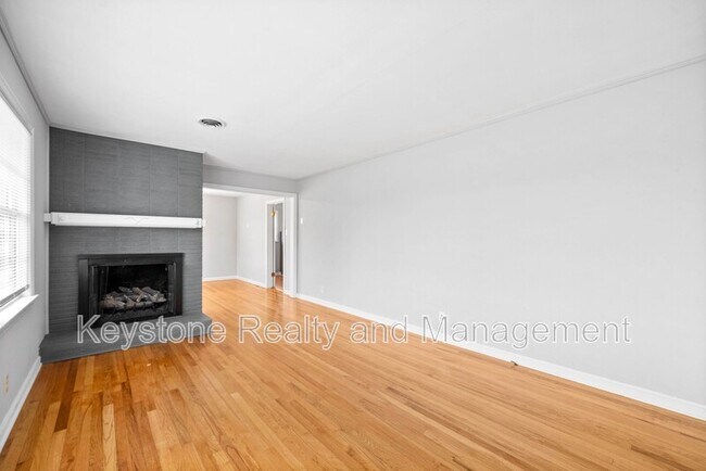 Building Photo - 1319 Fort Campbell Blvd