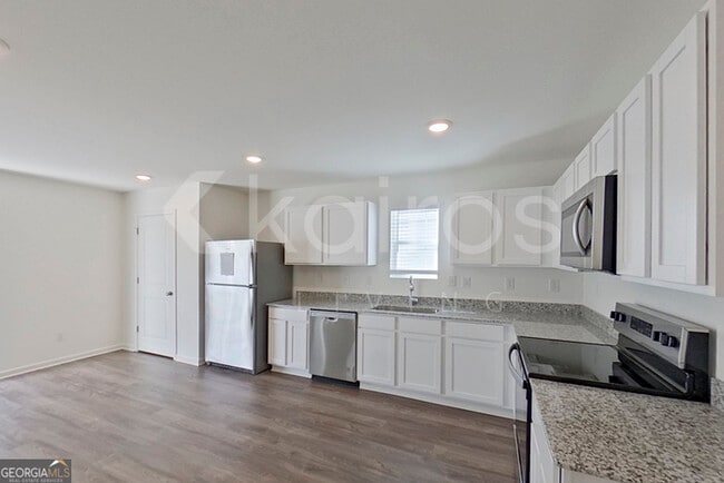 Building Photo - 112 Flat Rock Ml Trl