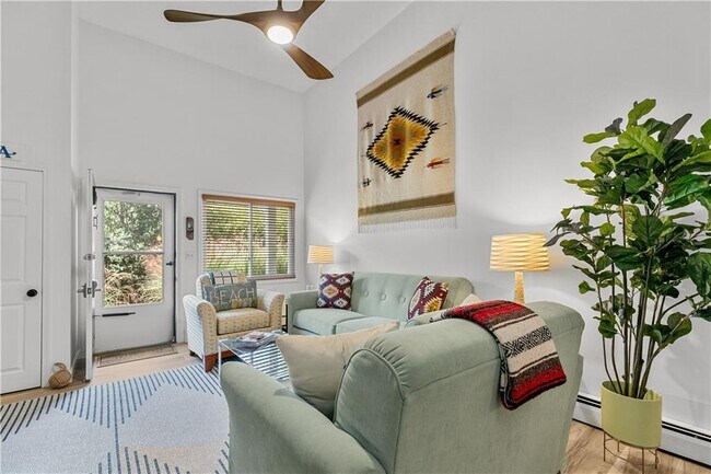 Building Photo - 26-30-30 W Narragansett Ave