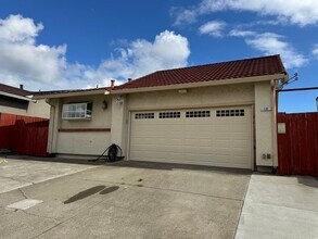 Building Photo - BEAUTIFUL SPACIOUS 4 BEDROOM HOME IN SAN F...