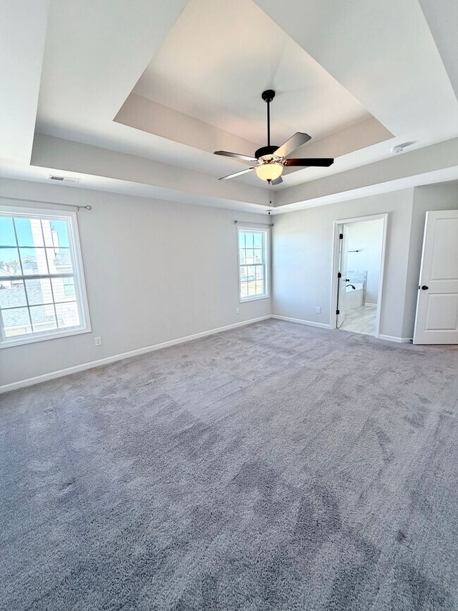 Building Photo - 215 Shoshone Cir