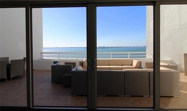 Building Photo - 988 Blvd of the Arts