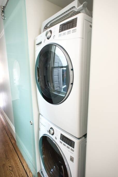 Building Photo - Welcome to North Beach! Premier 1 bed/ 2 B...