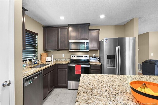 Building Photo - 5501 Jamboree Dr