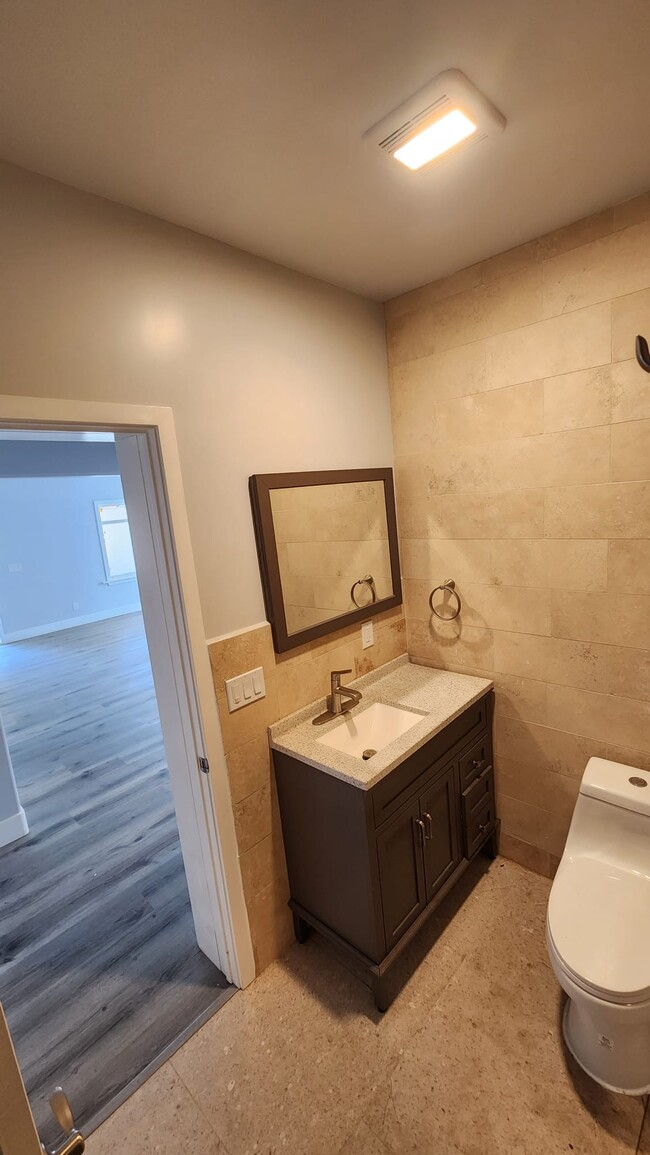 master bathroom 2 - 1075 N Los Robles Ave