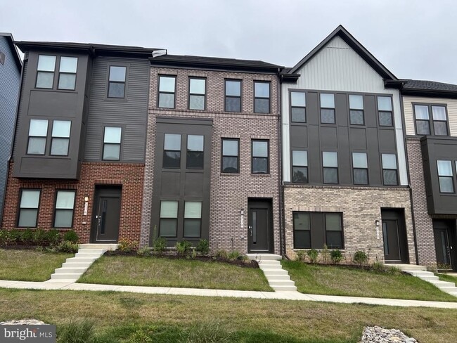 Building Photo - 236 Mainstream Dr