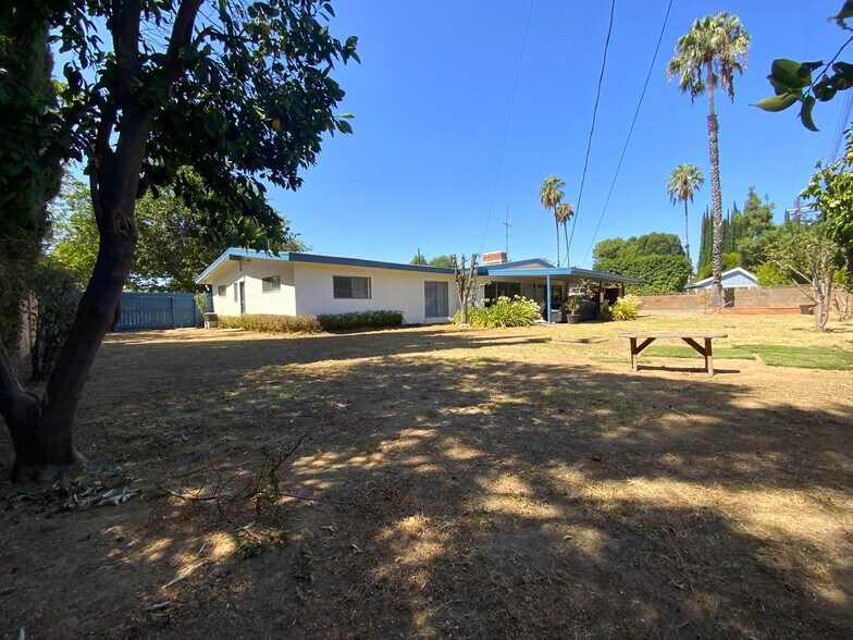 Building Photo - 22545 Hatteras St