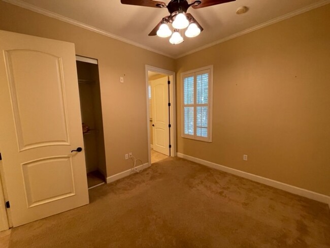 Building Photo - Lovely 2 Bedroom Condo in Jackson Square