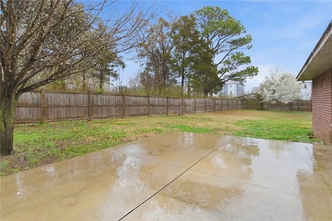 Building Photo - 932 S Curtis Ave