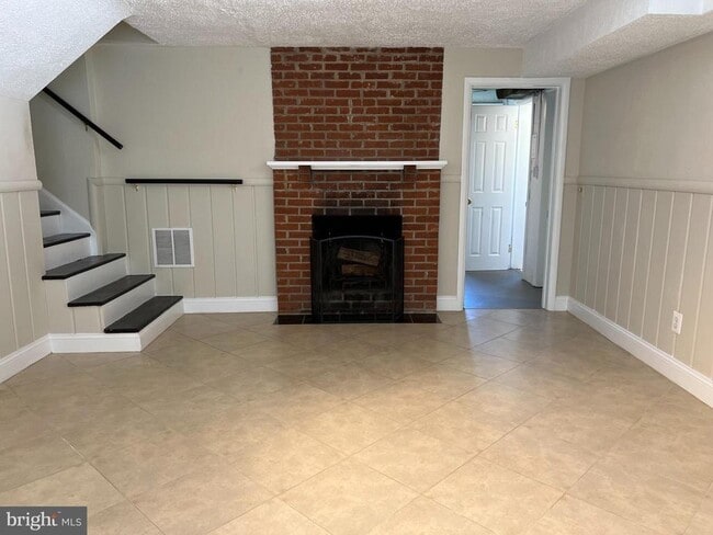 Building Photo - 4616 Willow Run Dr