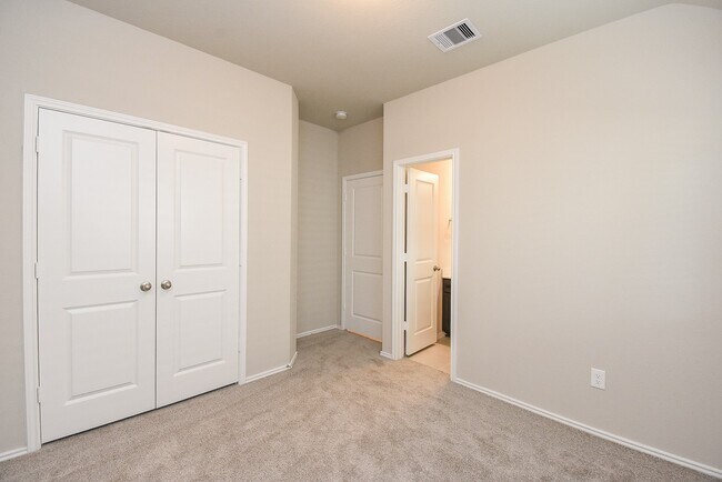 Building Photo - 8930 Field Daisy Ct