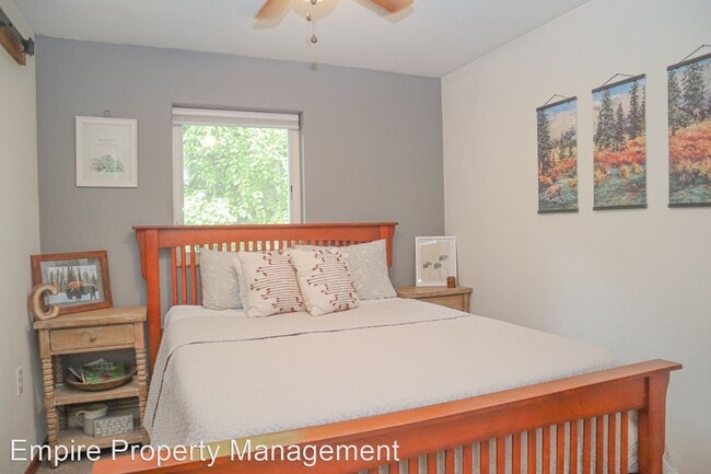 Building Photo - 3 br, 3 bath House - 2700 Roland Road