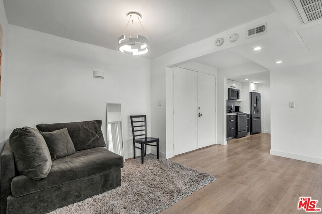 Building Photo - 10535 Wilshire Blvd