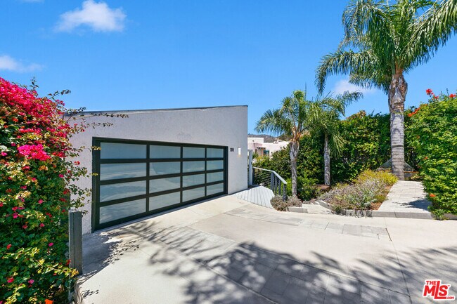 Building Photo - 2919 Valmere Dr