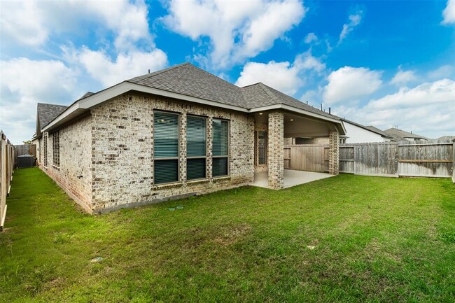 Building Photo - 29430 Pearwood Dr