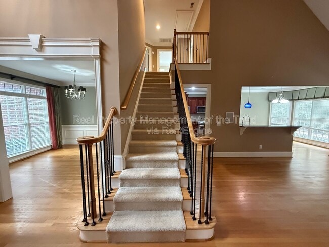 Building Photo - 2528 N Beech Ln