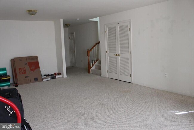 Building Photo - 7337 Oldham Leeds Way