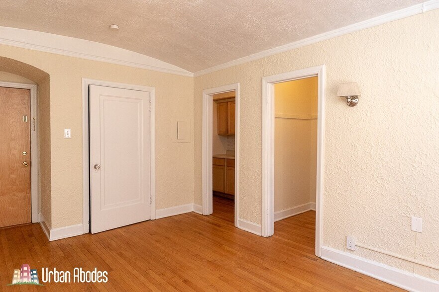 Building Photo - 535 W Arlington Pl