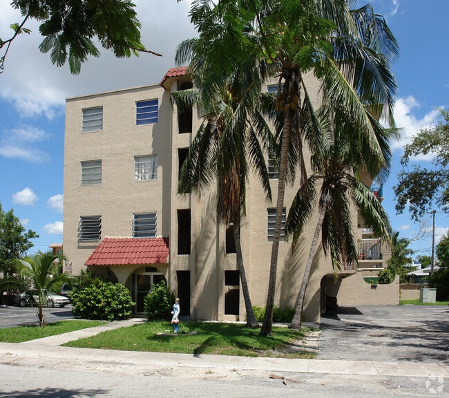 Primary Photo - 2135 SW 6th St