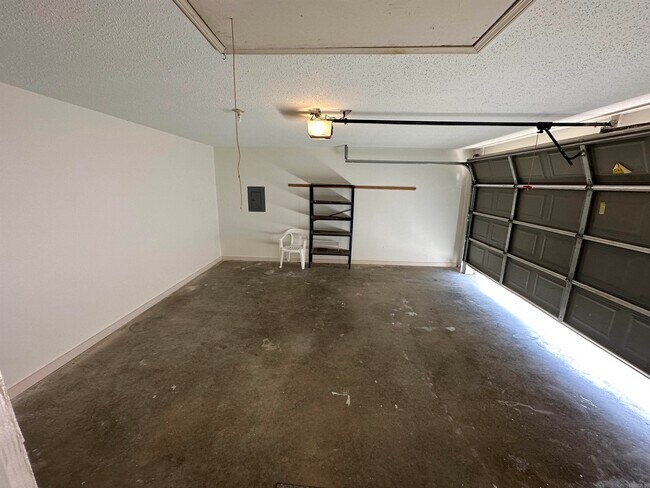 Building Photo - 1608 Waldron Cove