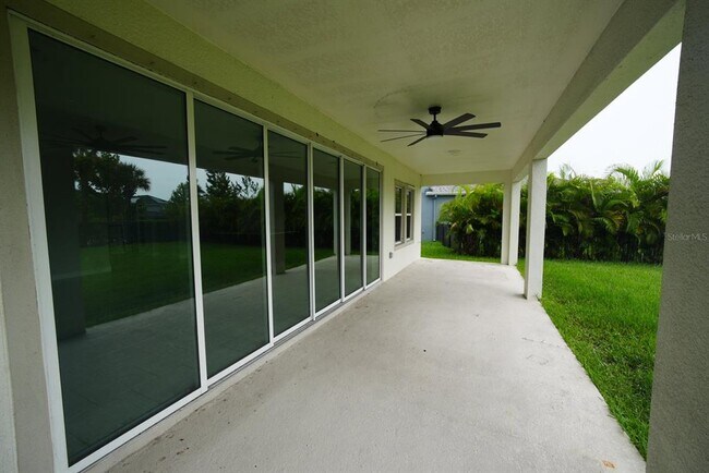 Building Photo - 5450 Wayfarer Ave