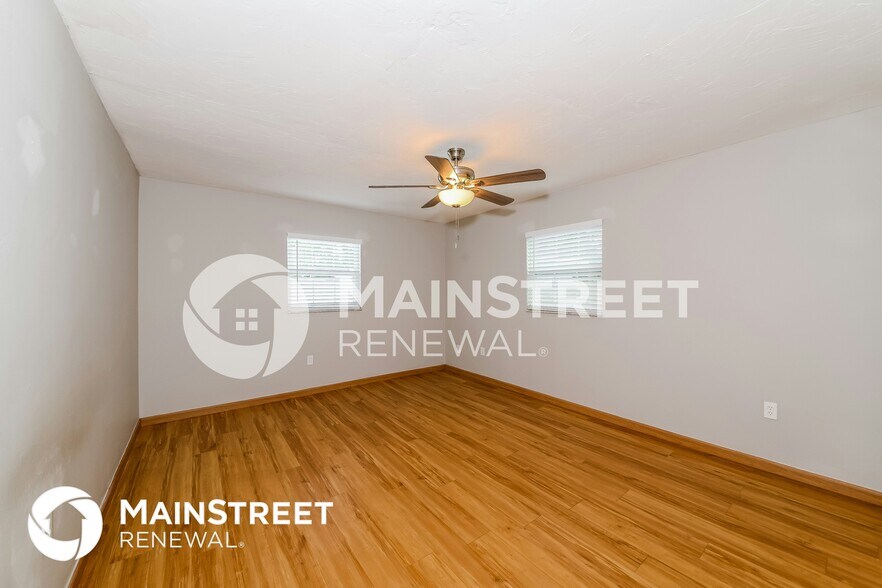 Building Photo - 2459 Stratford Dr