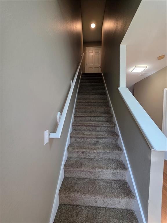 Building Photo - 7067 Brookview Cir