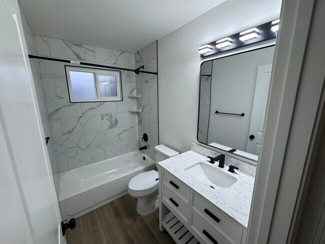 Building Photo - 2118 N Glenn Ave