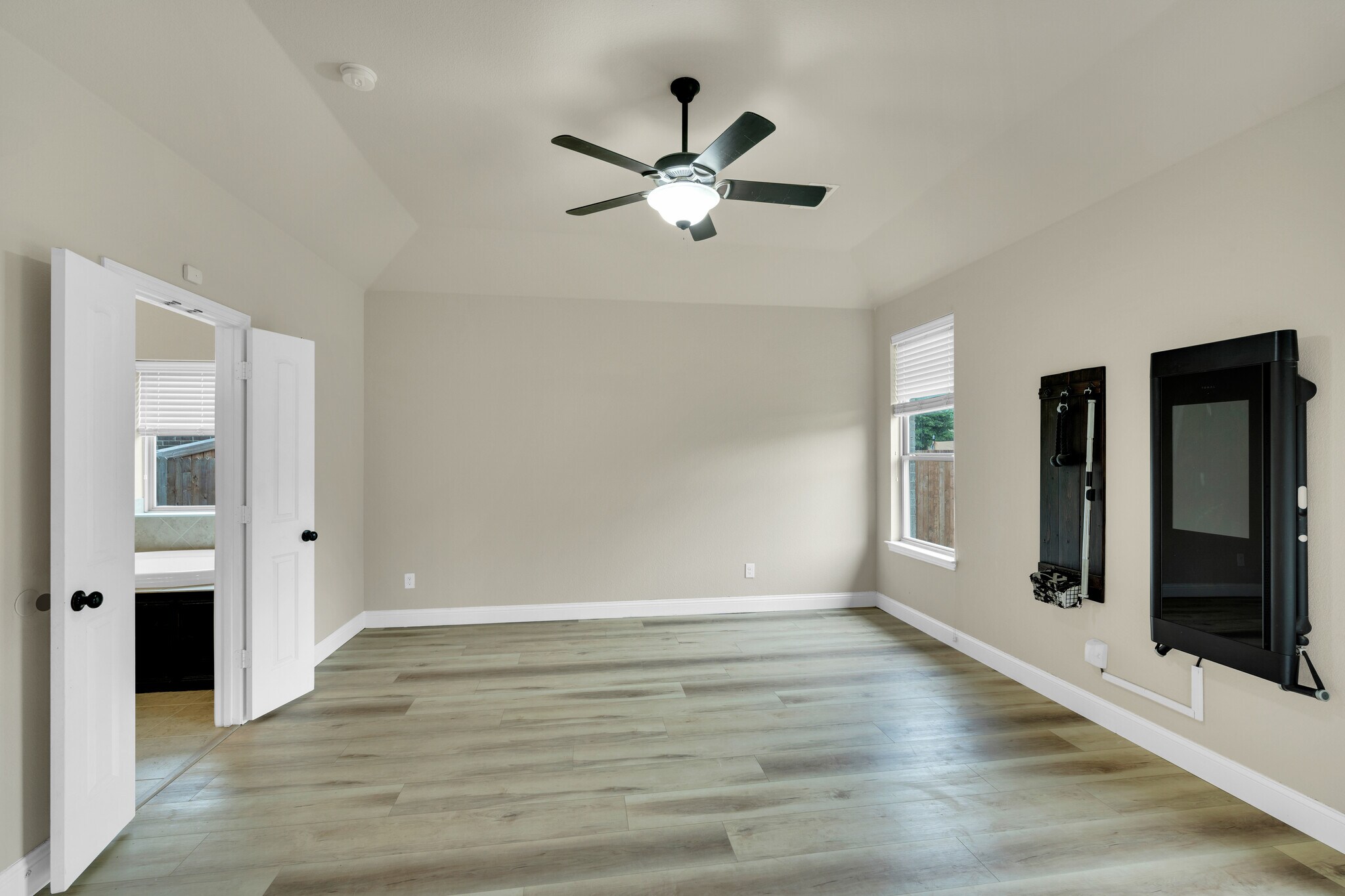 Building Photo - 437 Whispering Willow Dr