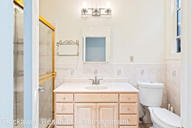 Building Photo - 3 br, 1 bath House - 1559 Funston Ave.