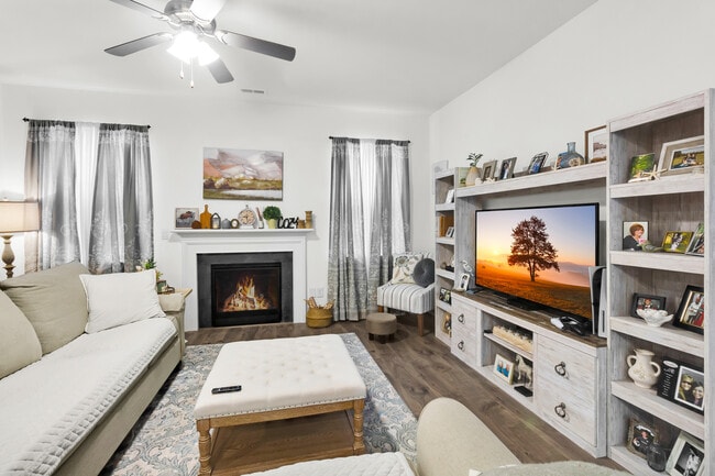 Building Photo - 1011 Spivey Cir