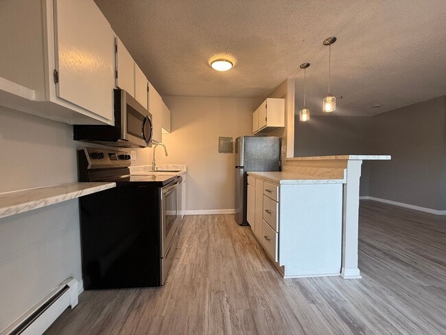 Building Photo - 5042 El Camino Dr