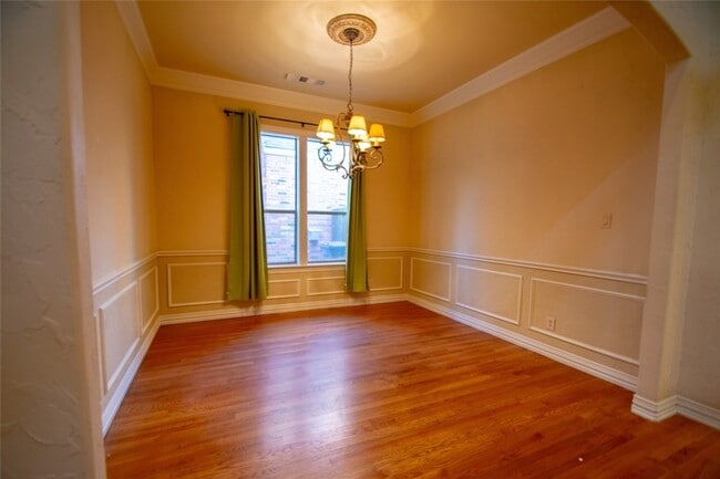 Building Photo - 5508 Junius St