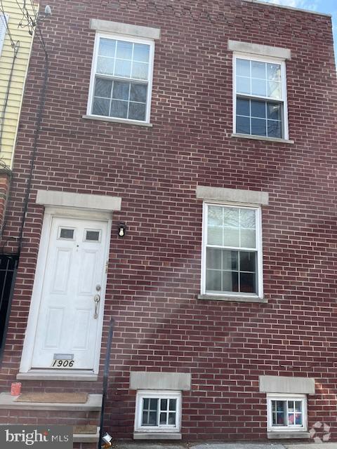 Building Photo - 1906 S 13th St