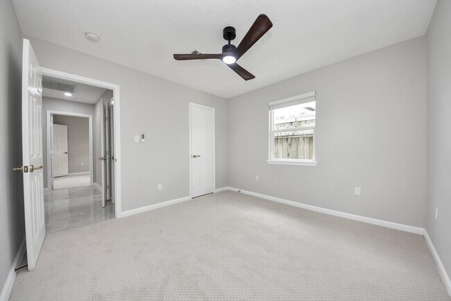Building Photo - 1503 Locklaine Dr