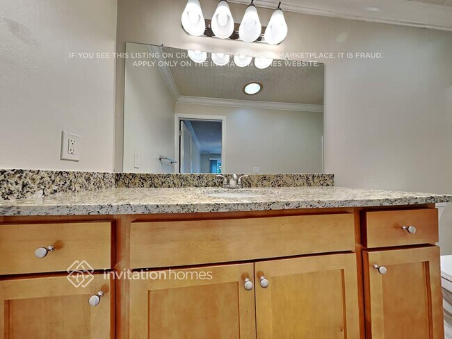 Building Photo - 1463 Oak Pl