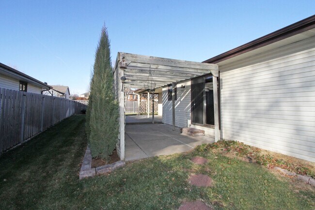 Building Photo - 2+ Bedroom Ranch Home with Finished Basement, Fenced Yard & Garage- Close to I-80