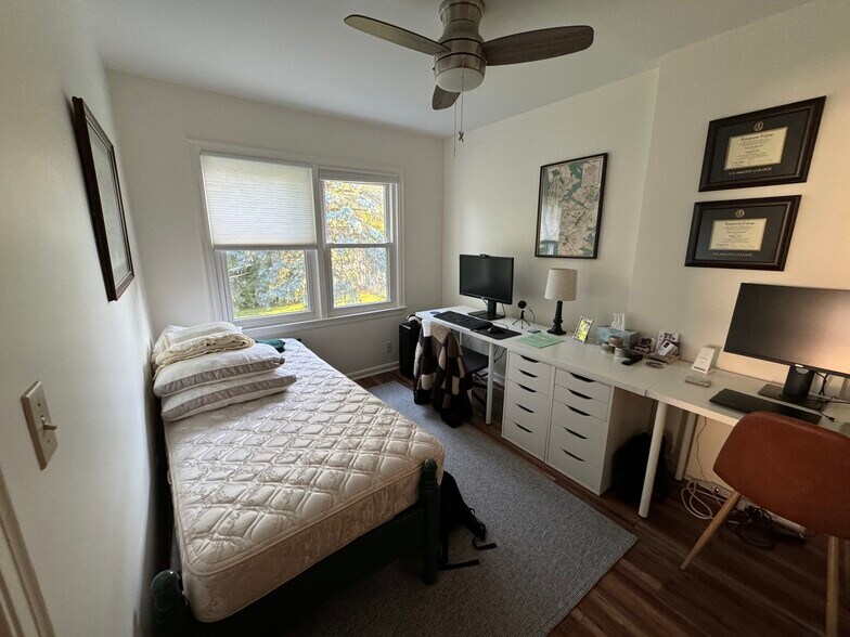 Second bedroom/study - 508 W Stadium Blvd