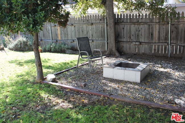 Building Photo - 4209 Sunset Dr