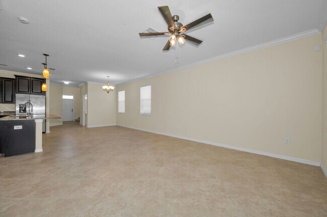 Building Photo - Beautiful Trinity Lakes 5 bedroom 3.5 Baths
