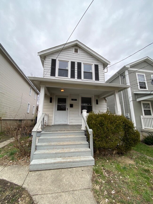 Primary Photo - 1053 Wells St