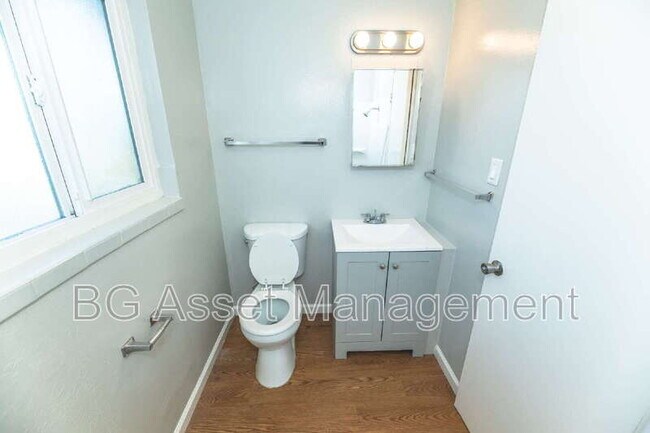 Building Photo - 1938 Ethan Wy