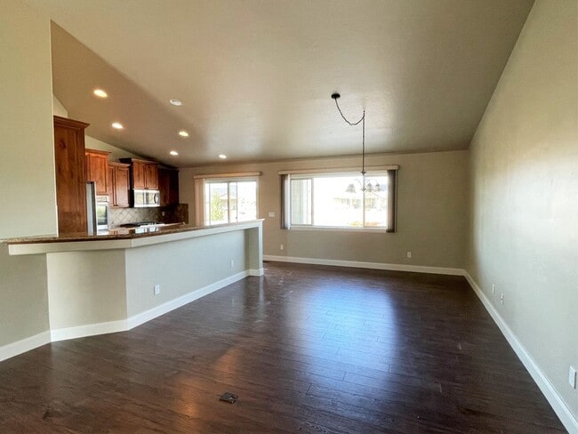 Building Photo - Beautiful 2 bed, 2 bath home with office/3rd bedroom in Eagle just off State and Linder in the Pr...