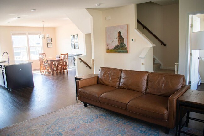 Building Photo - 2310 Avinity Ct