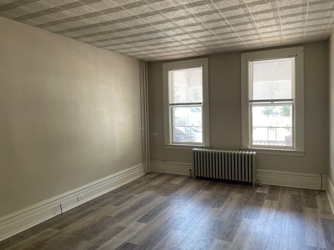 Building Photo - 227 Nevin St