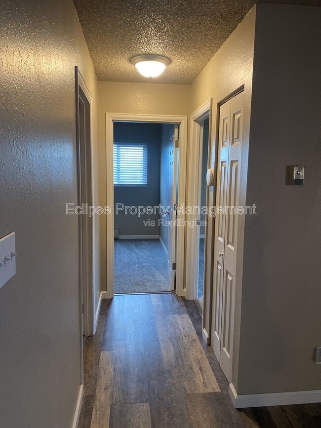 Building Photo - 502 Bell Ct