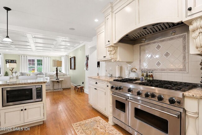 Building Photo - 80 Brookside Dr